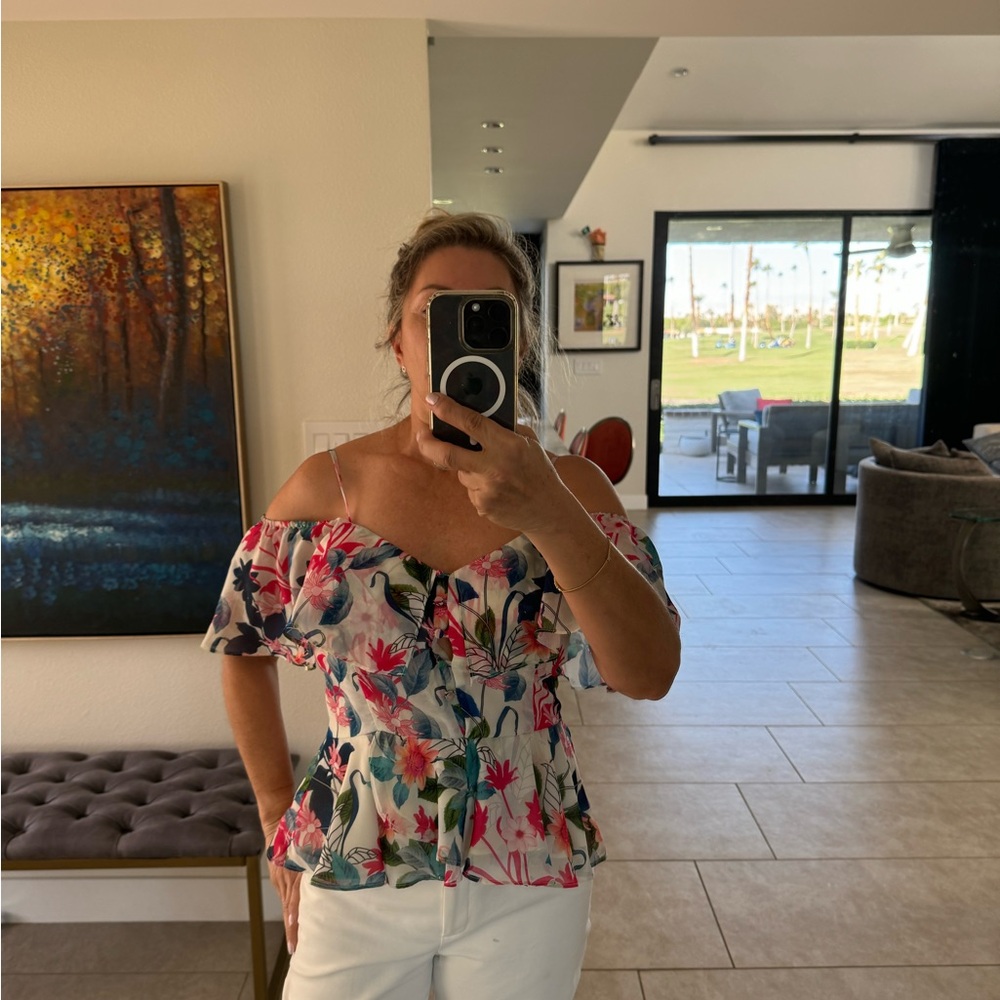 Parker side zipper pretty blouse size medium.